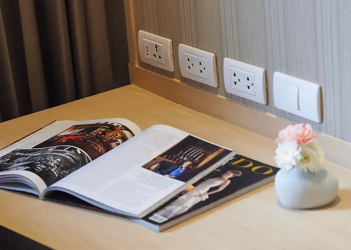 Eleven Sukhumvit 11 By Kingston