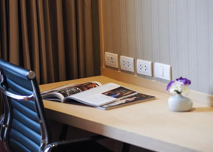 Eleven Sukhumvit 11 By Kingston Hotel 4*