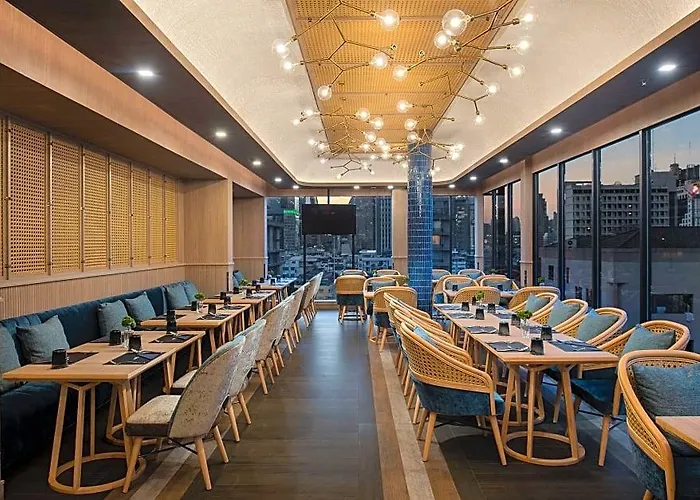 Eleven Sukhumvit 11 By Kingston 4*