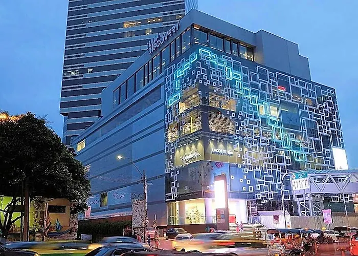 Hotel Eleven Sukhumvit 11 By Kingston